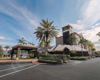 La Quinta Inn & Suites by Wyndham Miami Airport West - Doral - Gebäude