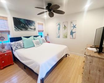 Great Location Unique Luxury Cottage- Sleeps 3 Spa Shower Close to Sea Island - Saint Simons