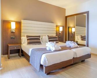 Marins Beach Club - Cala Millor - Soveværelse