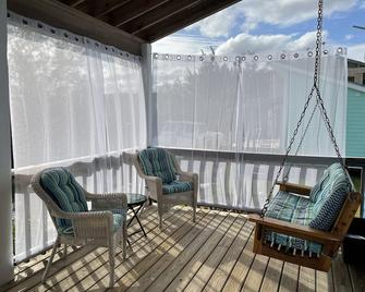 Camelot on the Canal South Bimini. Sleeps 6. Dock Included! - Alice Town