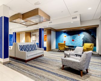 Holiday Inn Express & Suites Roseburg North By IHG - Roseburg - Lobby