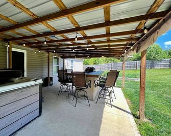 160 Overbrook 3 Bedroom Home With Privat - Monroe - Balcón