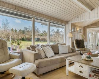 Gorgeous Home In Vordingborg With Wifi - Vordingborg - Living room