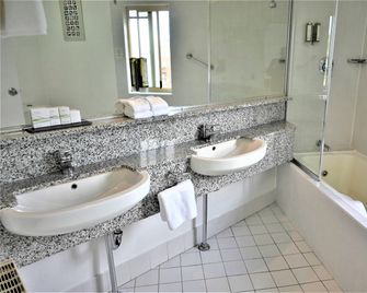 Grand Country Lodge Motel - Mittagong - Bathroom