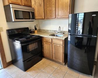 The Inn at Shady Lawn - Newland - Cocina