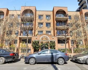 Cozy Condo Studio in charming Astoria with AC, 1 GB WiFi - Queens - Edificio