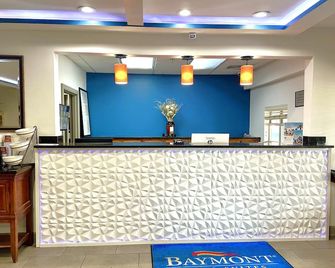 Baymont by Wyndham Morrow/Atlanta I-75 South - Morrow - Front desk