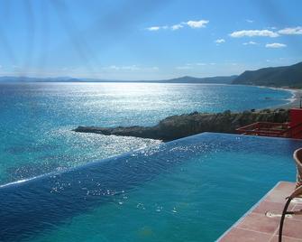 The Red House - Quiet, romantic weekend - Los Barriles - Pool