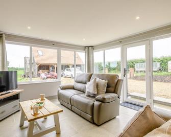 The Granary - Great Dunham - Beeston - Living room