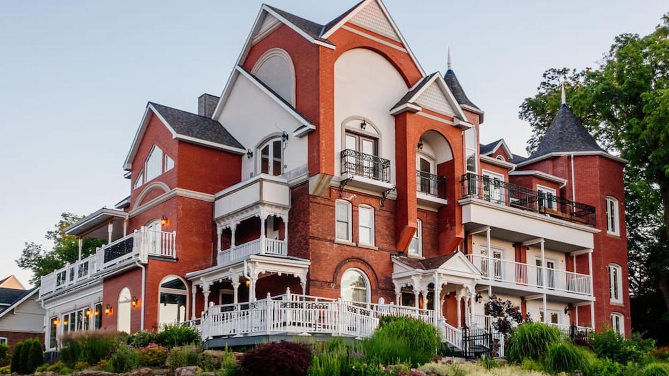 Niagara Grandview Boutique Hotel