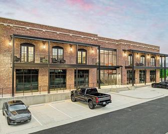 The Wilderness Suite | 5 Minutes from I65 | In the heart of Cullman - Cullman - Gebäude