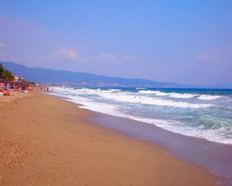 Pfaffenhofen - Asprovalta - Strand