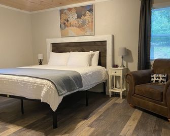 Ride2 Wpg Trails,garage, Mnt Cabin, Wifi Paved Firepit, Circle Dr Parking, King - Mena - Slaapkamer