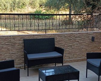 Katerina Apartments - Καλαμάτα - Βεράντα