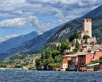 Hotel Cristallo - Malcesine - Gebouw