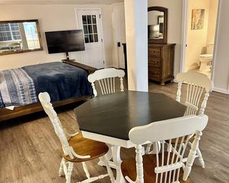 Charming Private Studio in the Heart of Jasper - Jasper - Eetruimte