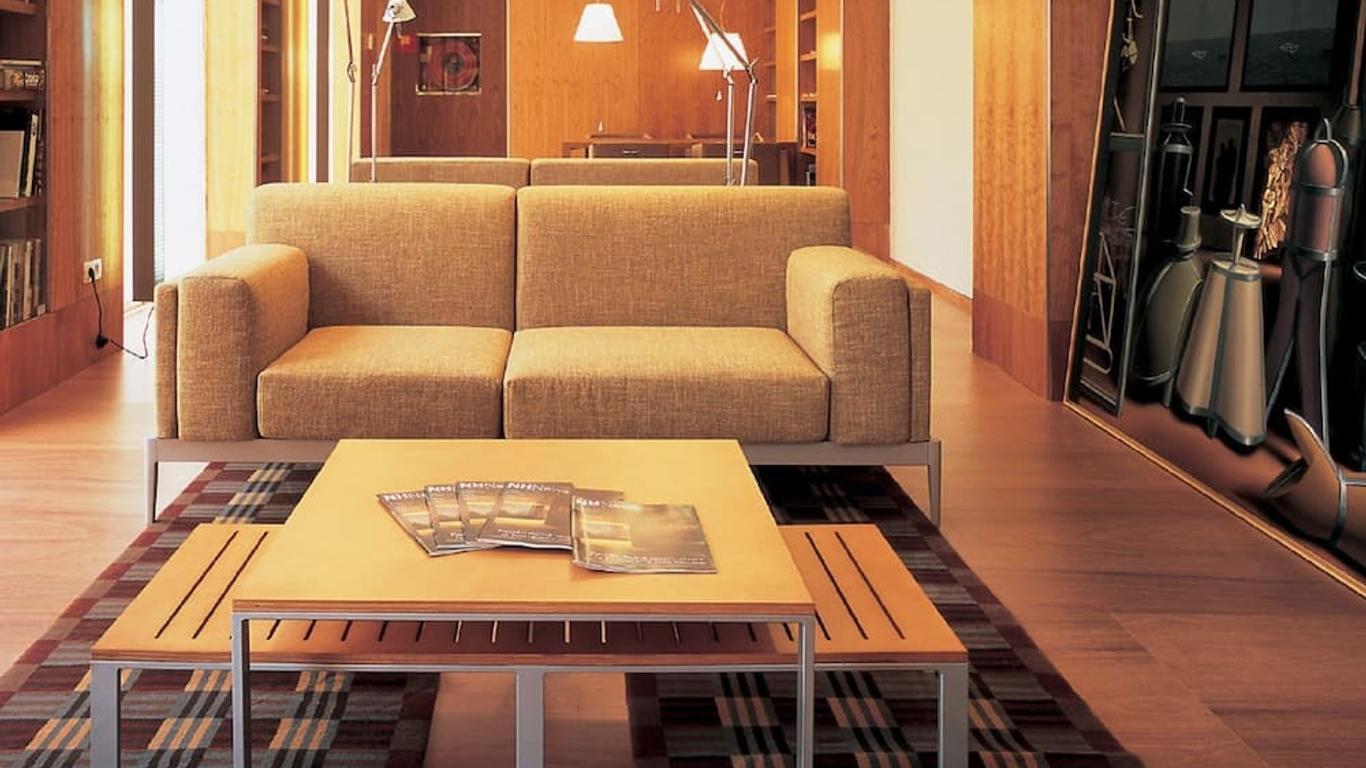 إن إتش زامورا بالاسيو ديل دويرو