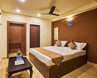 Hotel Akmg Towers - Chennai - Bedroom