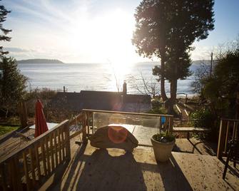 Comfortable luxury suite with epics views, on the Beach, Sunshine Coast - Halfmoon Bay - Balcony