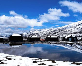LAGA Yak tent Spacious cabin under the Snow Mountain in charming Garzê - Garzê - Piscina