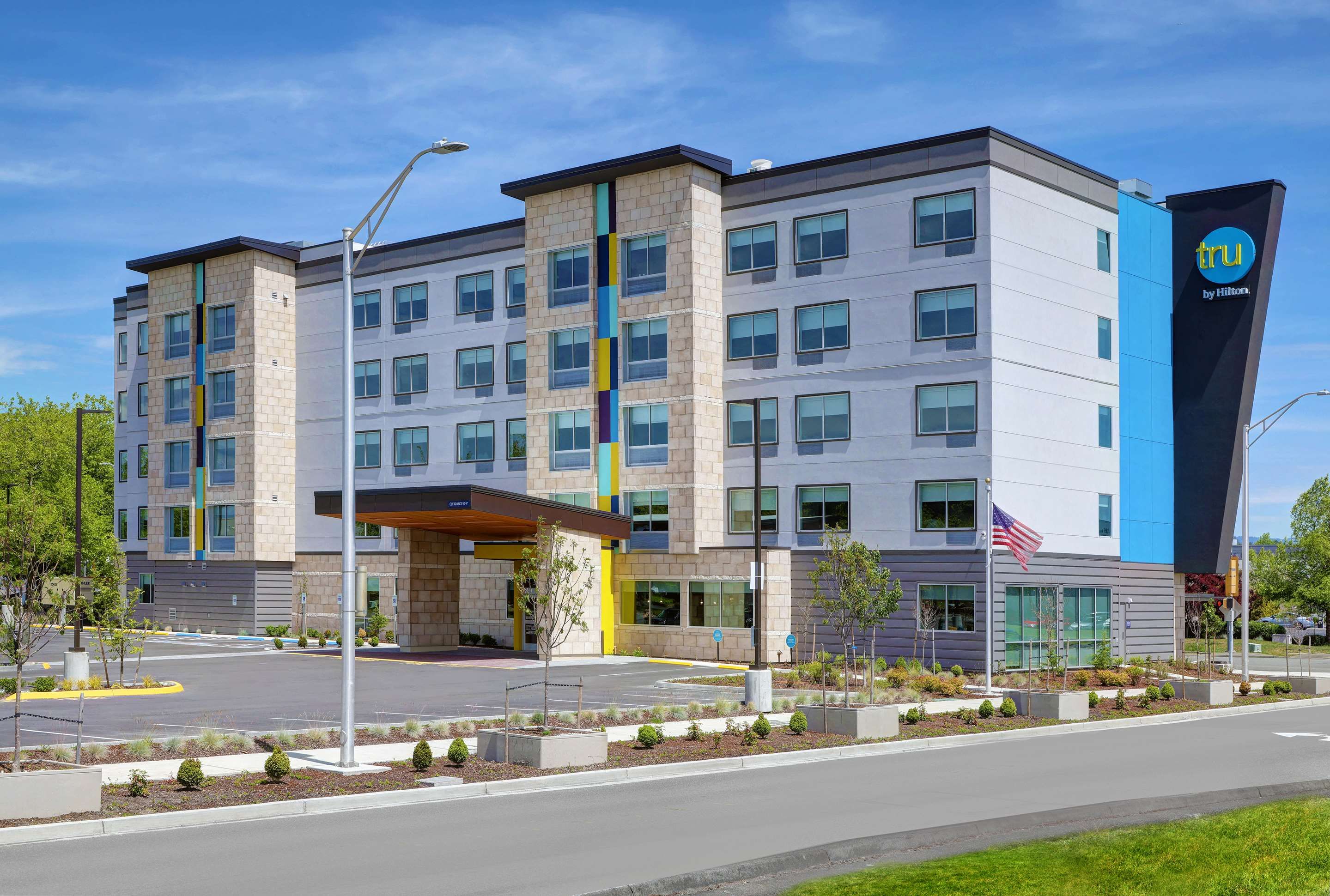 Last Minute Hotel Deals in Tukwila from $64/day - KAYAK
