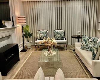 Whale Coast Luxury - Betty’s Bay - Wohnzimmer