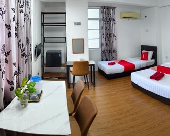 Kb Rest Inn-Family Triple - Kota Bharu - Habitació