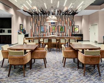 Homewood Suites by Hilton Richmond-Downtown - ריצ'מונד - מסעדה