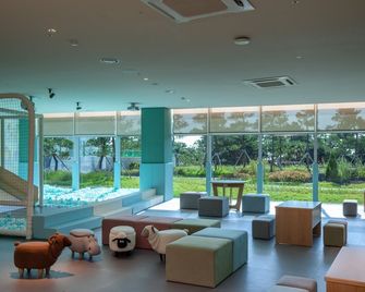 Tops 10 Gangneung Hotel - Gangneung - Salónek