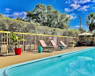La Quinta Inn by Wyndham West Palm Beach - Florida Turnpike - West Palm Beach - Pool