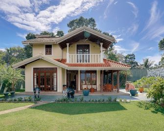 Luxury Sri Lanka Villa Private Oasis with Pool for Relaxing Family Retreat - Beruwala - Gebäude