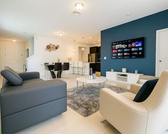 ~ Luxury, Resort Style, Brand - New Construction ~ - Kissimmee - Salon