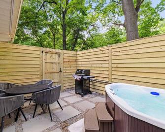 Newly Updated 1 Br Flat Near Downtown A2 - Ann Arbor - Patio