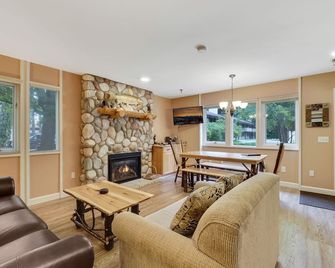 Recently Remodeled Condo #335E - Just Behind Boyneland Lift | Ski-In/Out - Boyne Falls - Living room