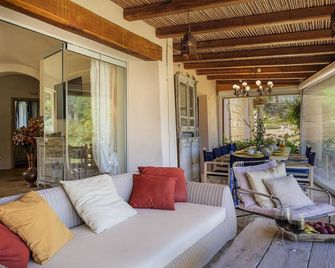 Villa Padulella 8&2, Emma Villas - Portoferraio - Living room