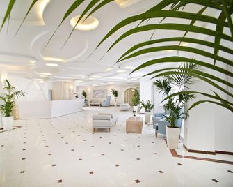 Santorini Palace - Firá - Lobby