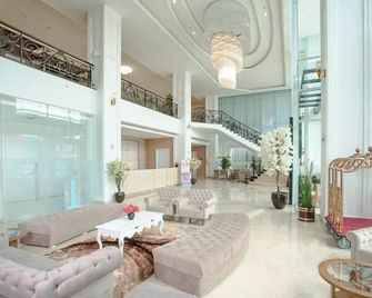 Savero Hotel Depok - Depok - Лоббі