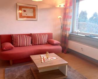 Ruhige Ferienwohnung Direkt am Wald - Kirchhundem - Wohnzimmer