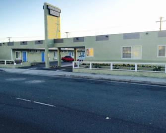 Town House Motel - Lynwood - Edificio