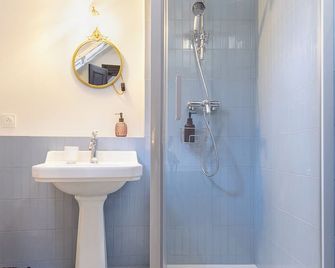 Maison Félicia, cottage de charme climatisé à Moret-sur-Loing - Moret-Loing-et-Orvanne - Bathroom