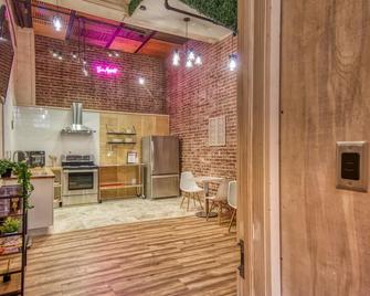 Ram's Hotel - San Francisco - Kitchen