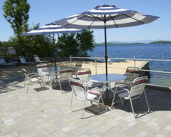 Belknap Point Inn - Gilford - Patio
