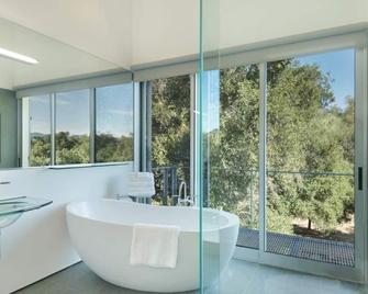 Modern spiritual oasis in East End orange groves - Ojai - Bathroom