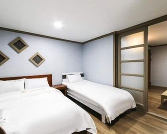 Happy Q Motel - Andong - Bedroom