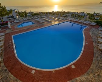 Hersonissos Village Hotel & Bungalows - Hersonissos - Piscine