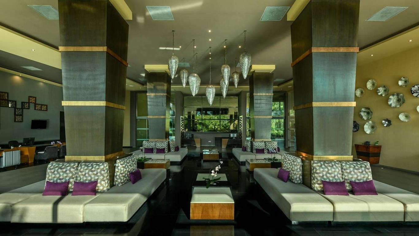 جينيريشن ريفيرا مايا، جورميت أول إنكلوسيف باي كاريزما