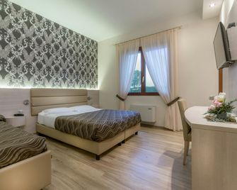 Hotel Tre Torri - Medolla - Bedroom