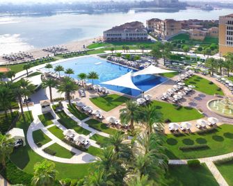 The Ritz-Carlton Abu Dhabi, Grand Canal - Abu Dhabi - Zwembad