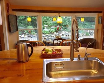The ClubHouse in the heart of Chagrin Falls. - Chagrin Falls - Comedor