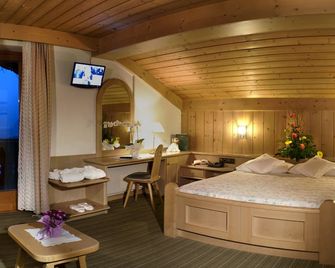 Ladinia Dolomites View - Поцца-ді-Фасса